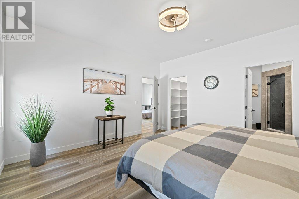  712 Lake Court, West Kelowna