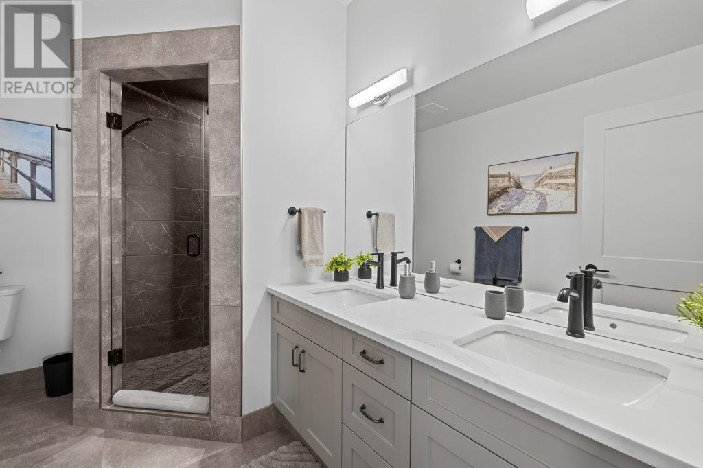  712 Lake Court, West Kelowna