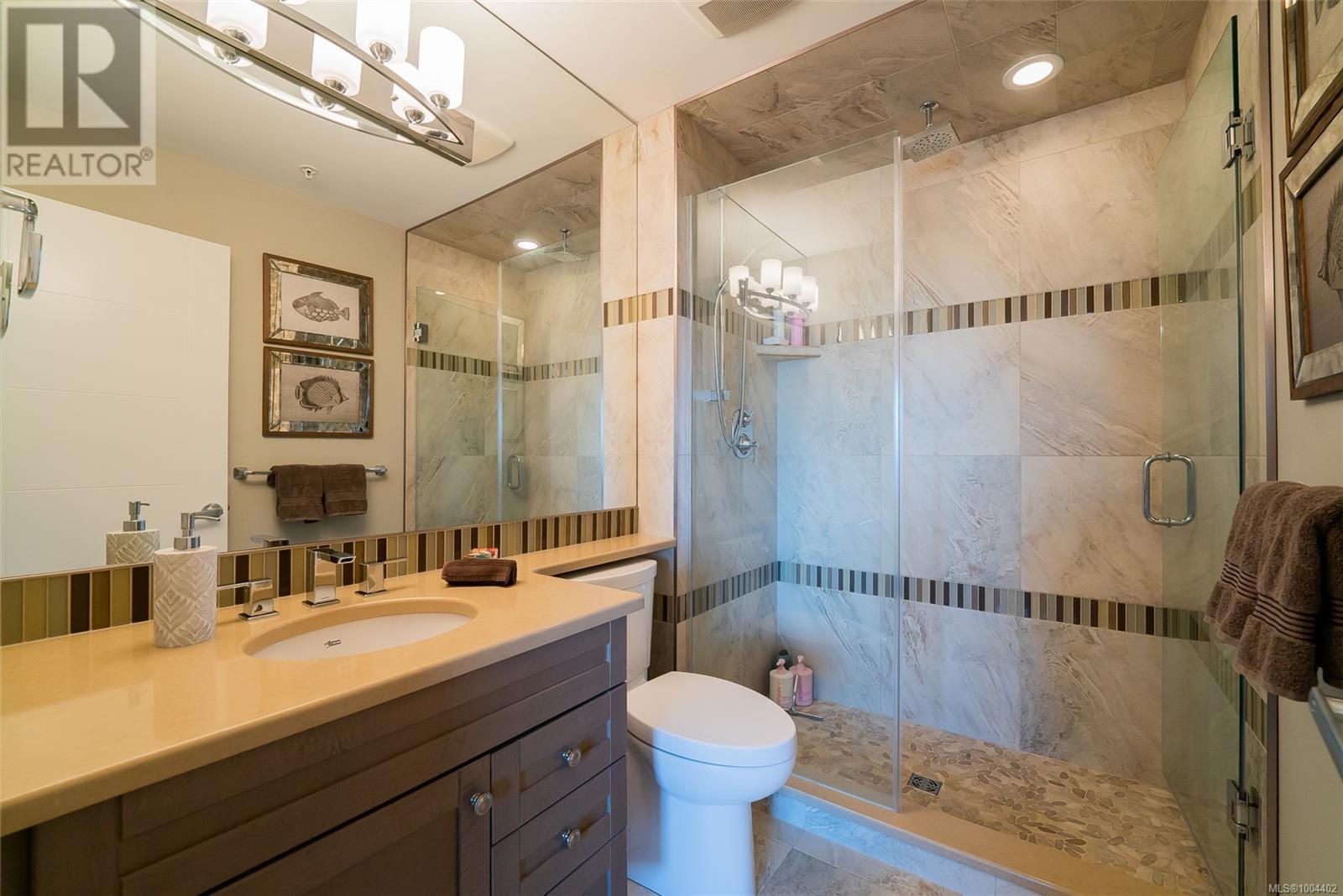 304 104 Esplanade St, Nanaimo