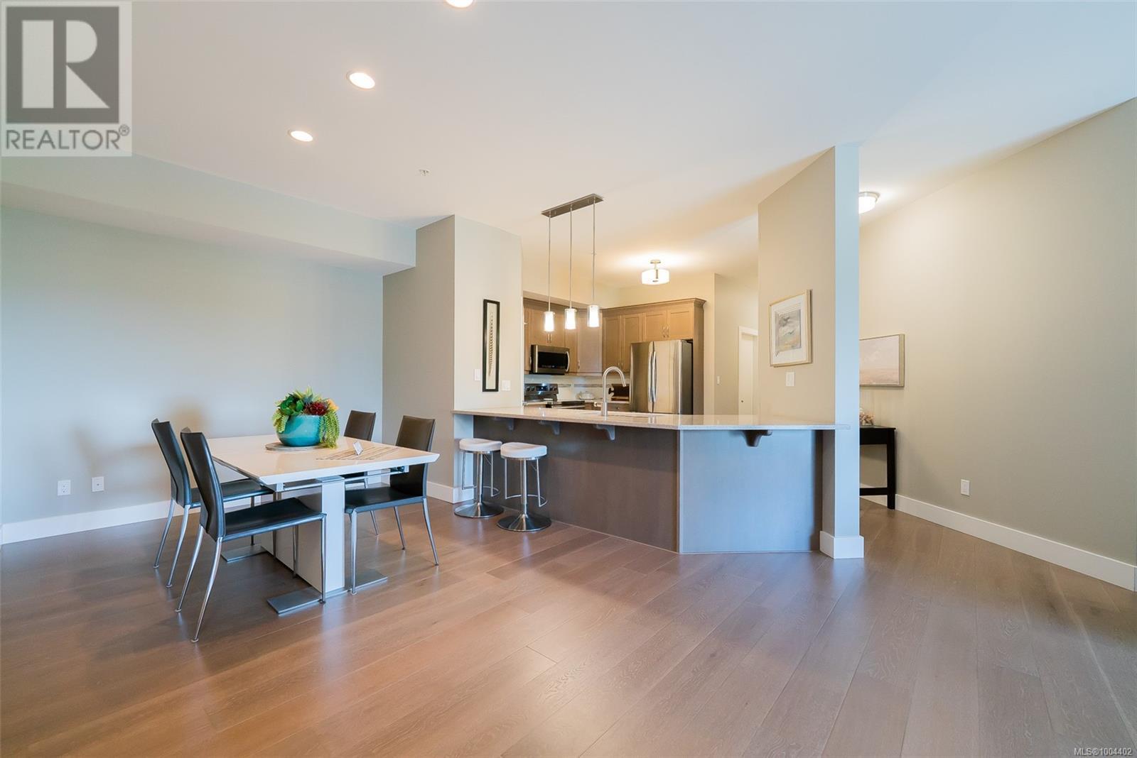 304 104 Esplanade St, Nanaimo
