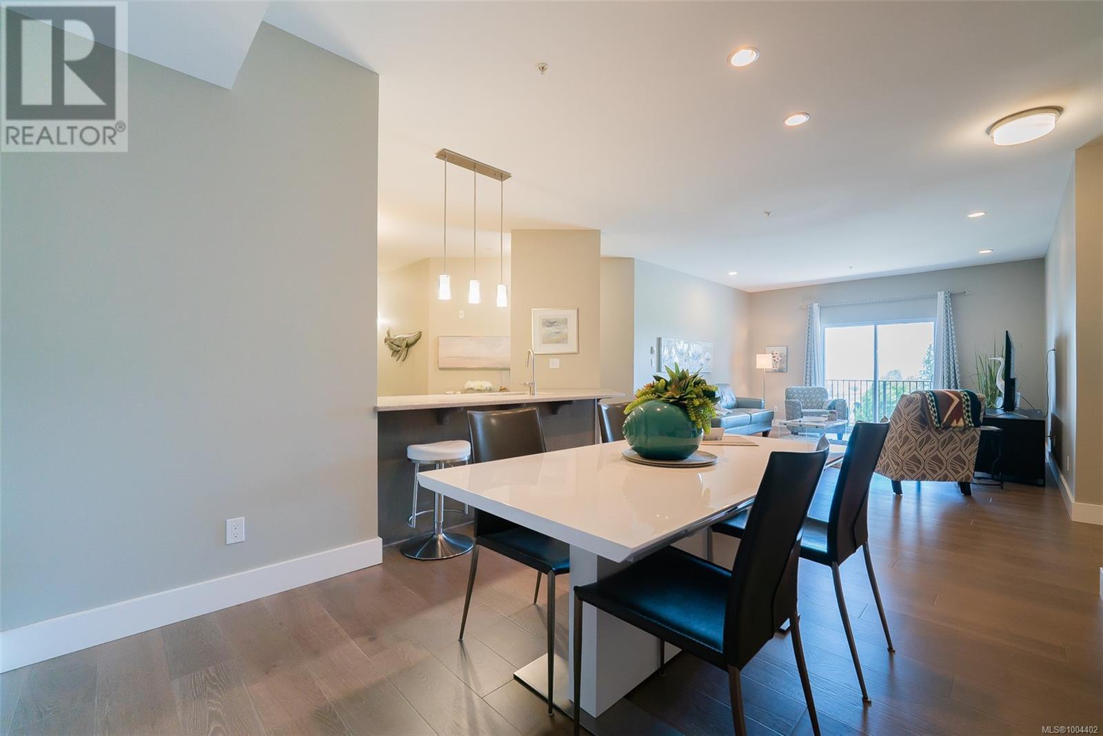304 104 Esplanade St, Nanaimo