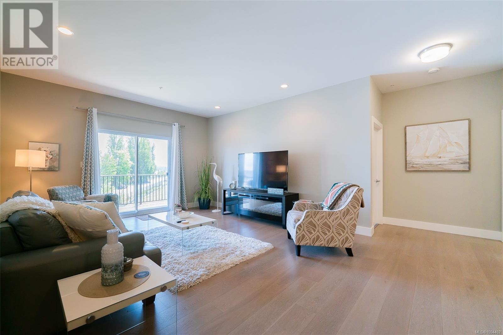 304 104 Esplanade St, Nanaimo