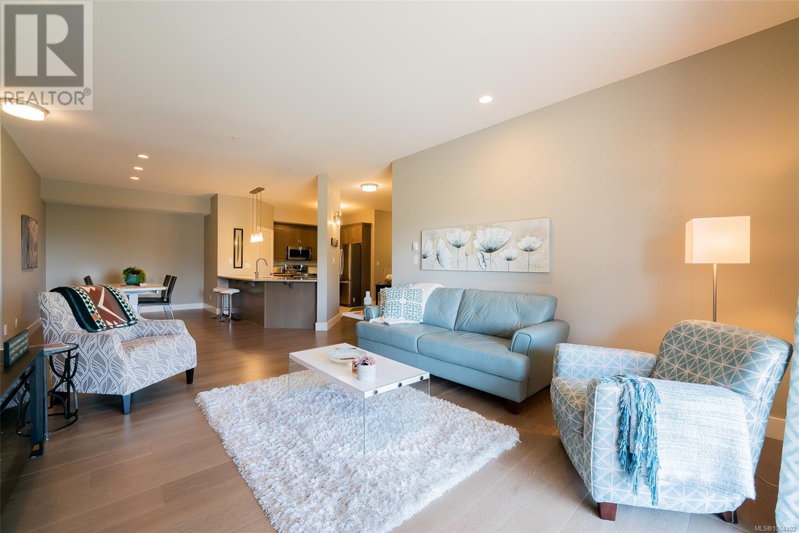 304 104 Esplanade St, Nanaimo