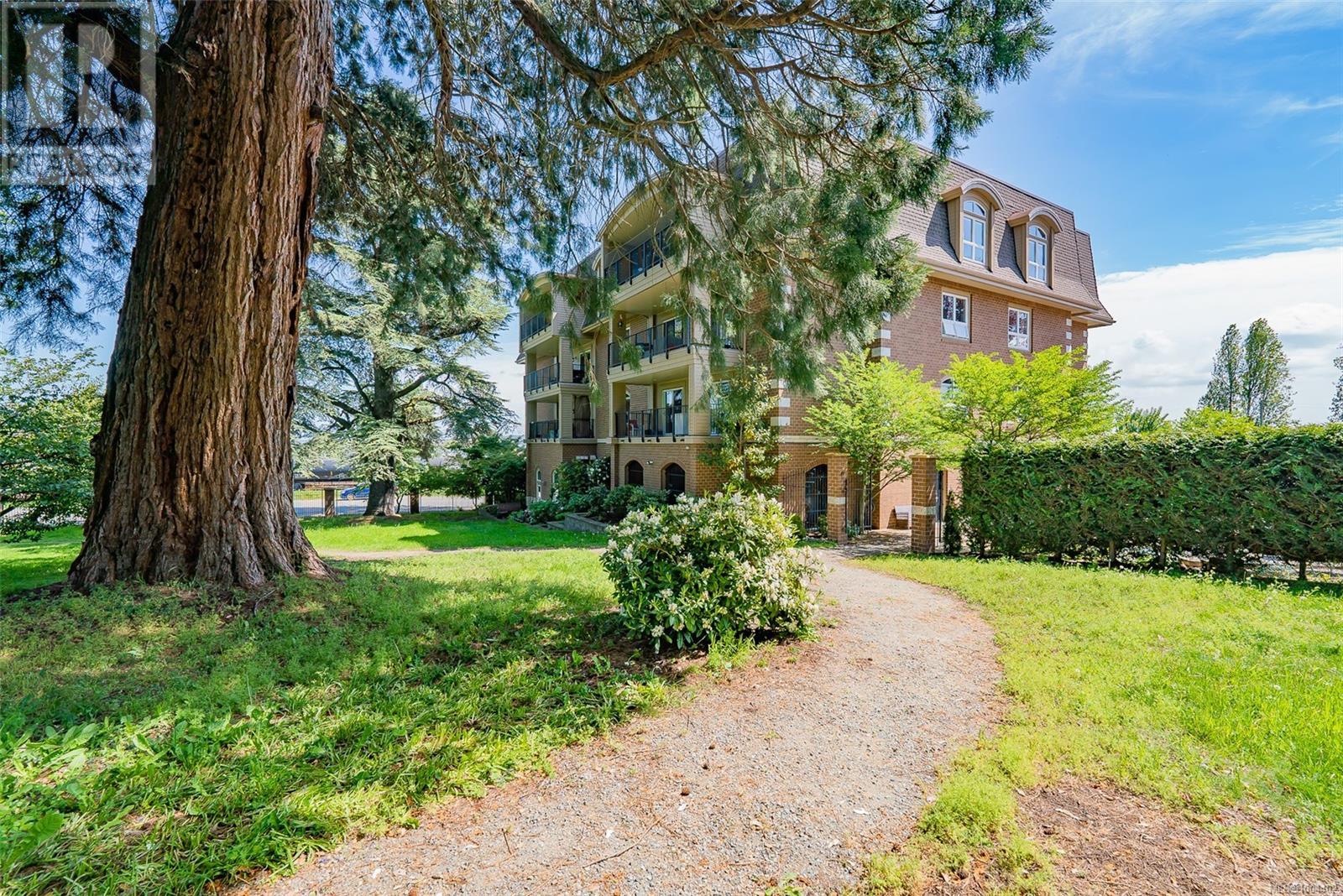304 104 Esplanade St, Nanaimo
