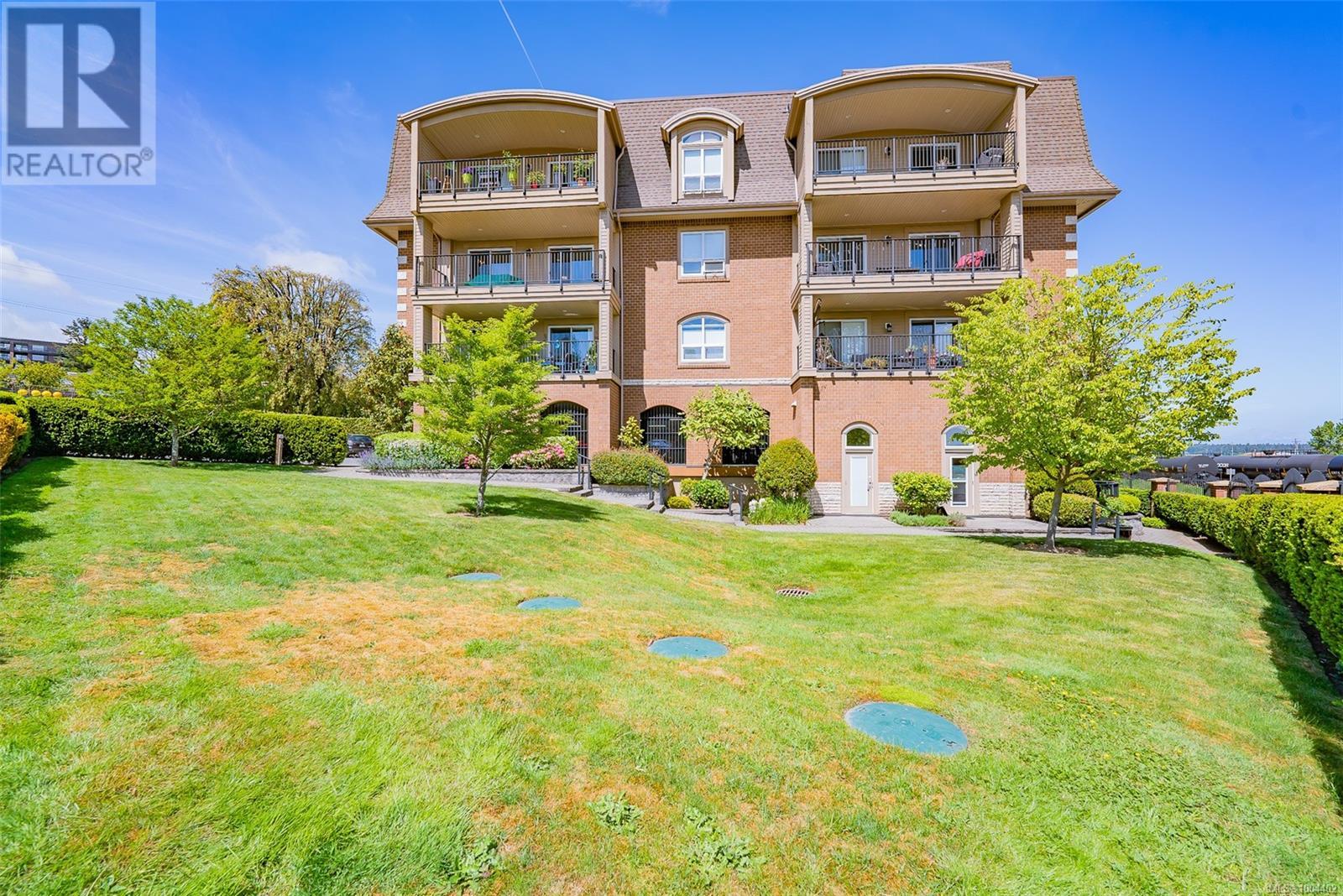 304 104 Esplanade St, Nanaimo
