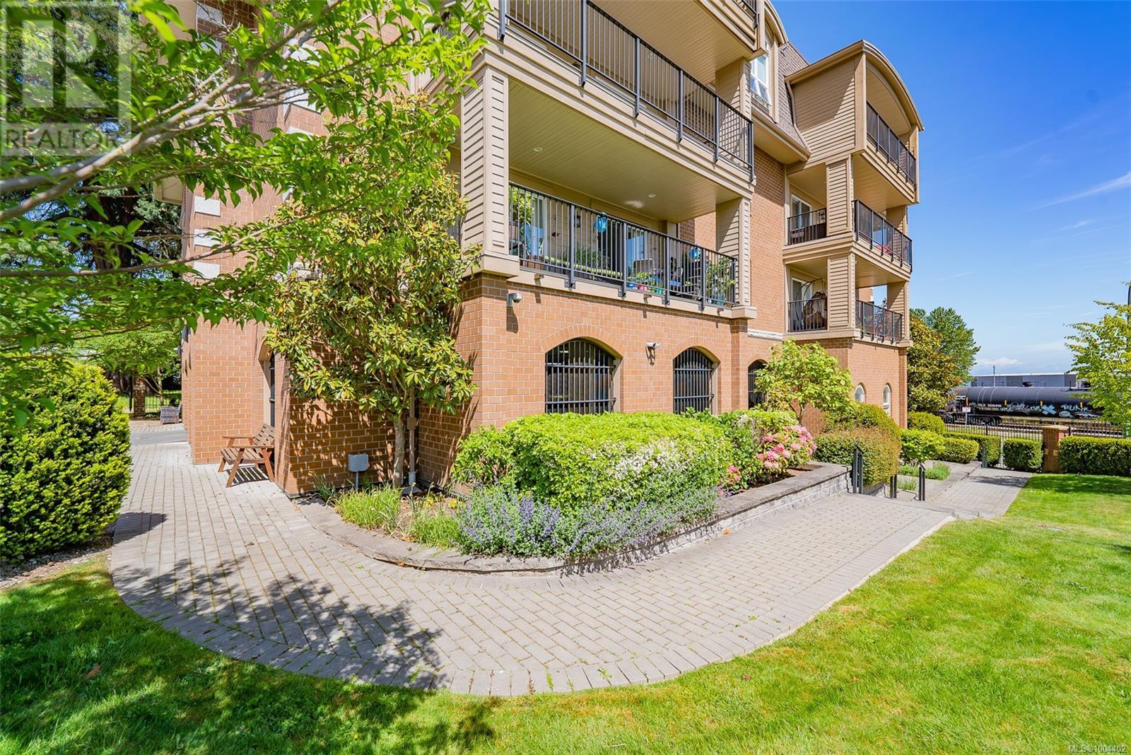 304 104 Esplanade St, Nanaimo