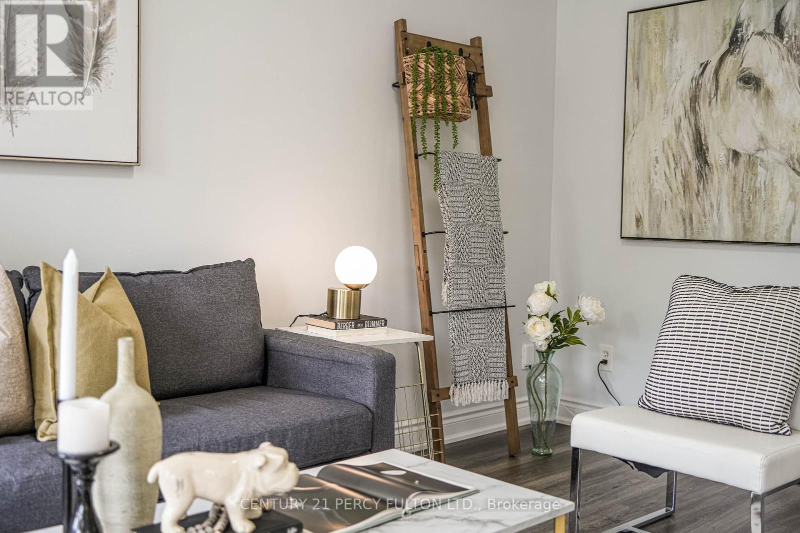 Photo 7 of 177 Wilkins Crescent, Clarington ON