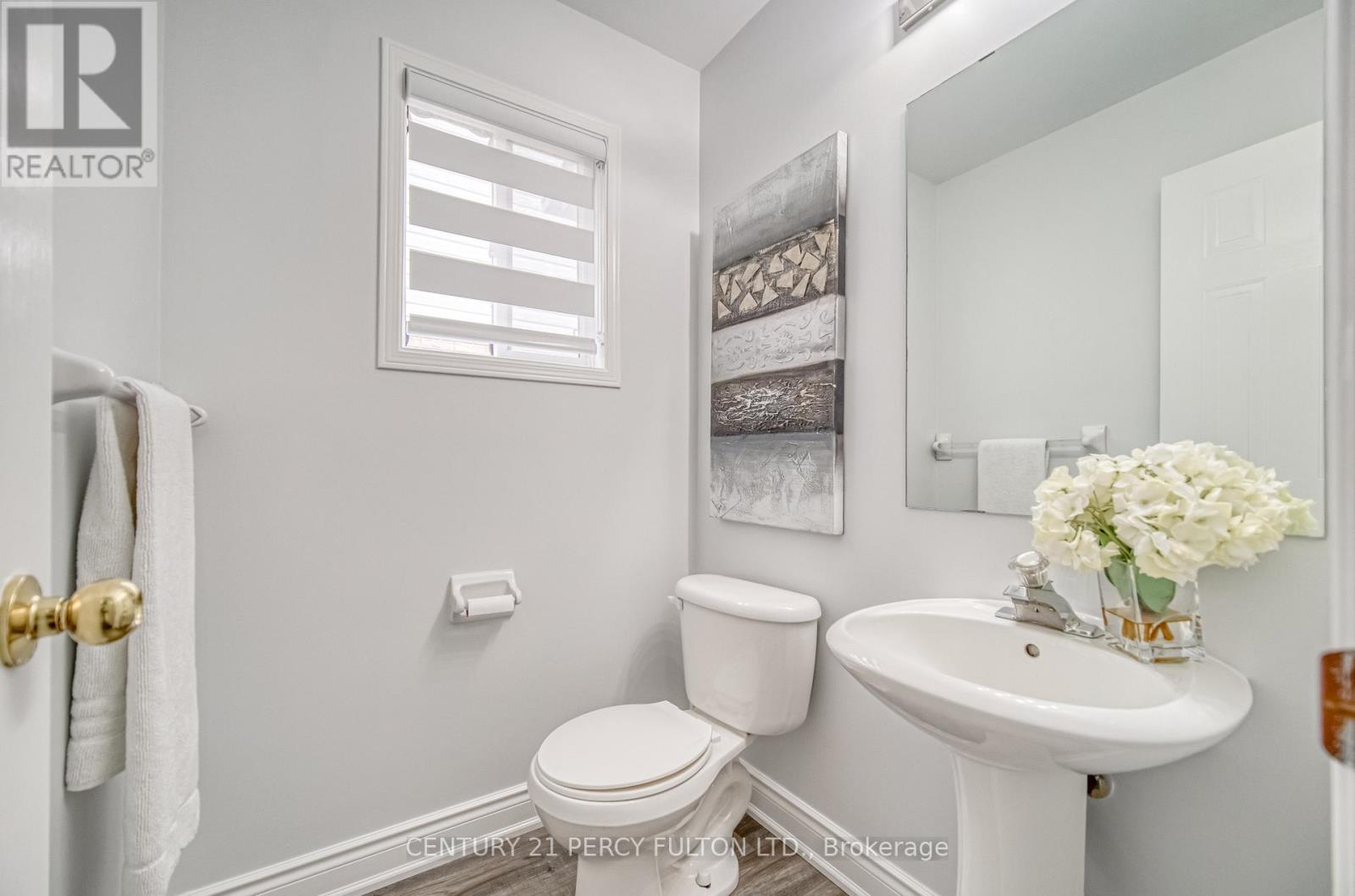 Photo 6 of 177 Wilkins Crescent, Clarington ON