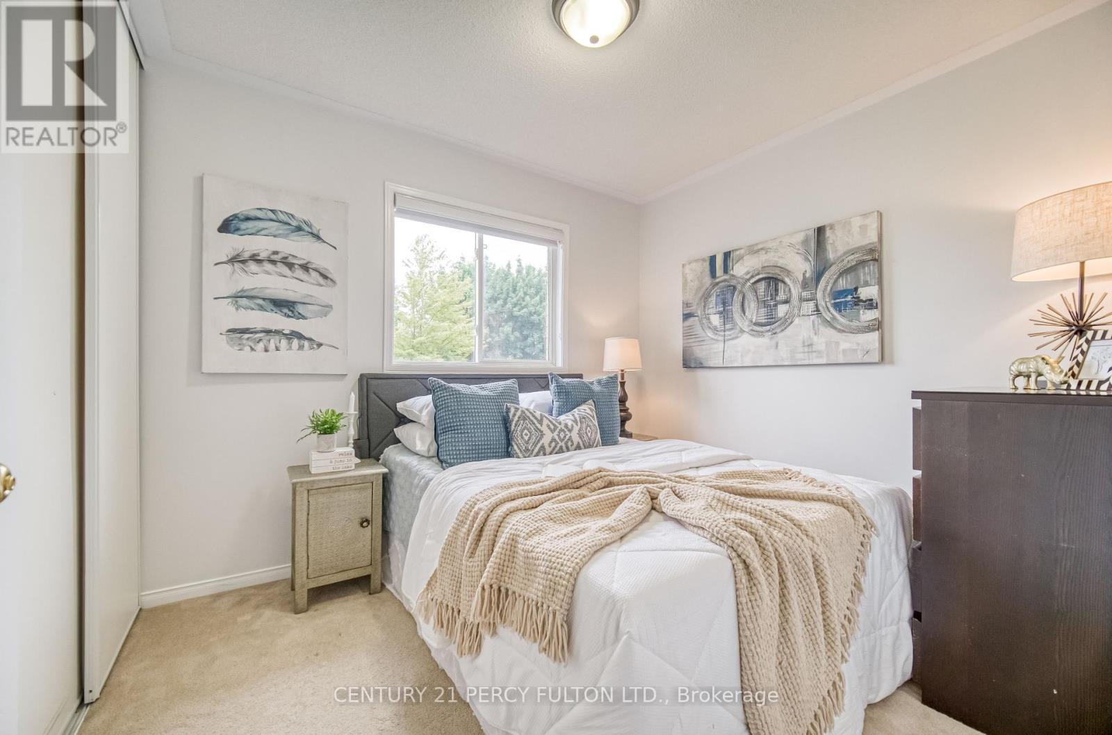 Photo 23 of 177 Wilkins Crescent, Clarington ON