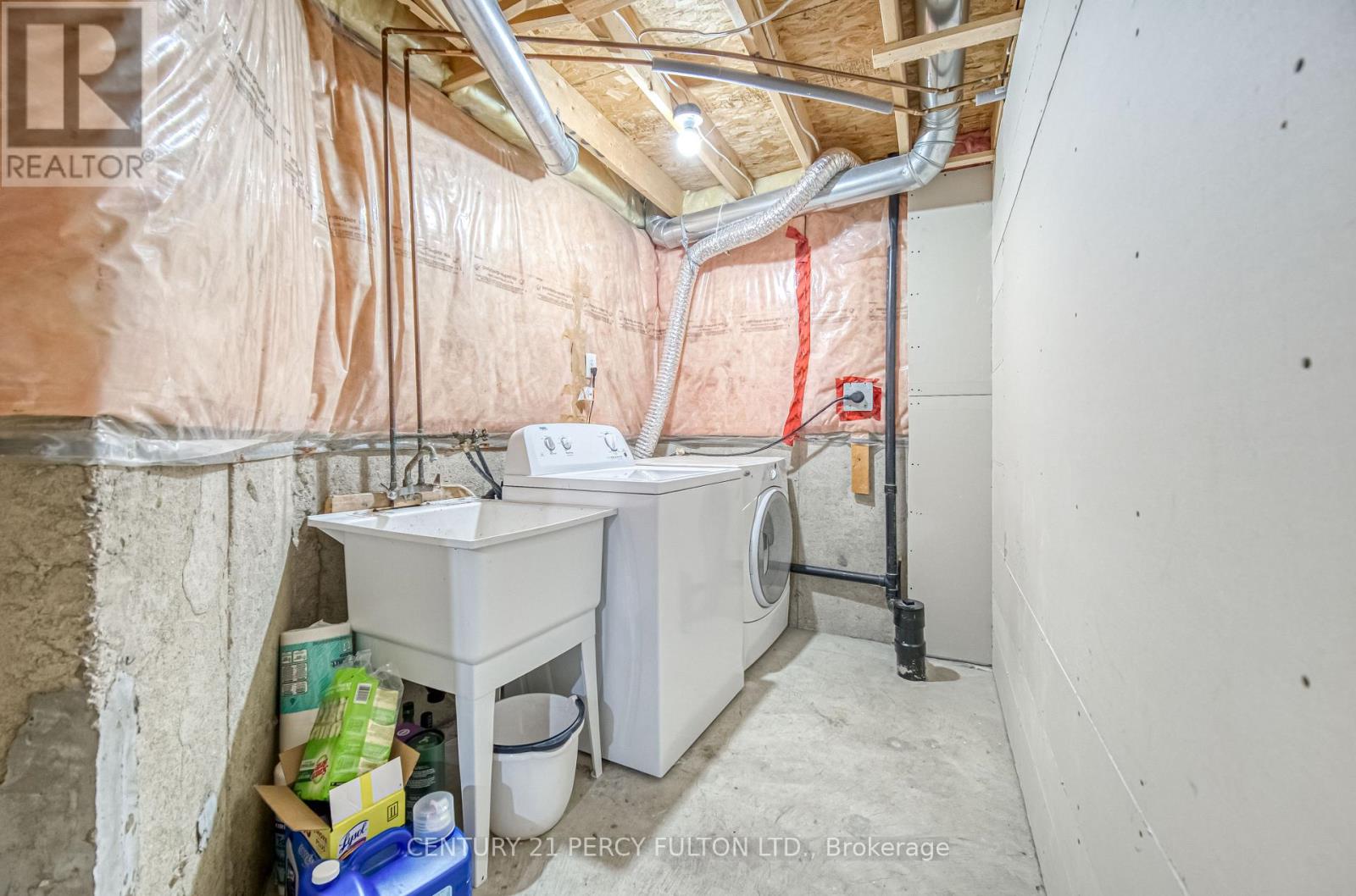 Photo 11 of 177 Wilkins Crescent, Clarington ON