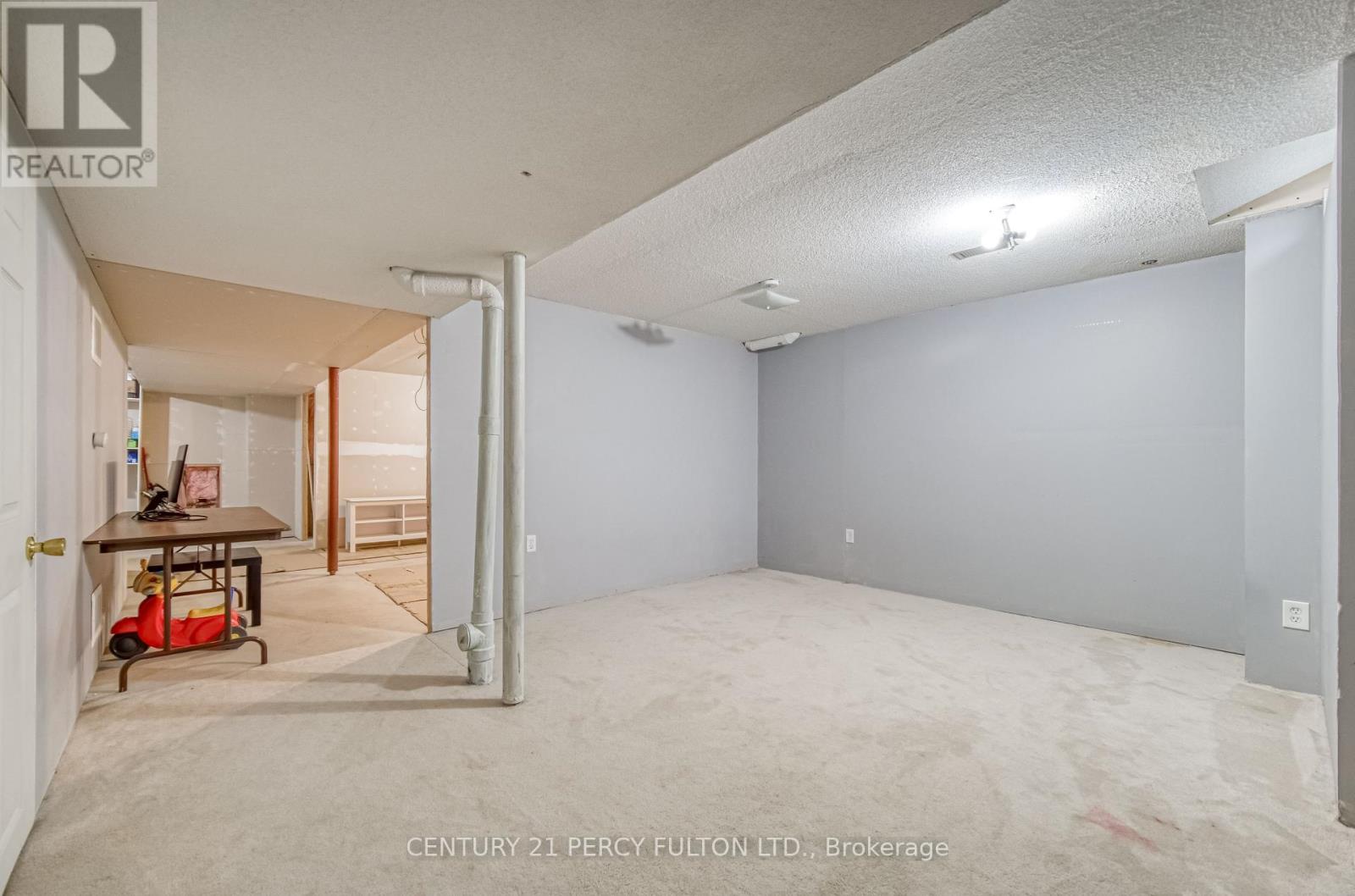 Photo 35 of 177 Wilkins Crescent, Clarington ON