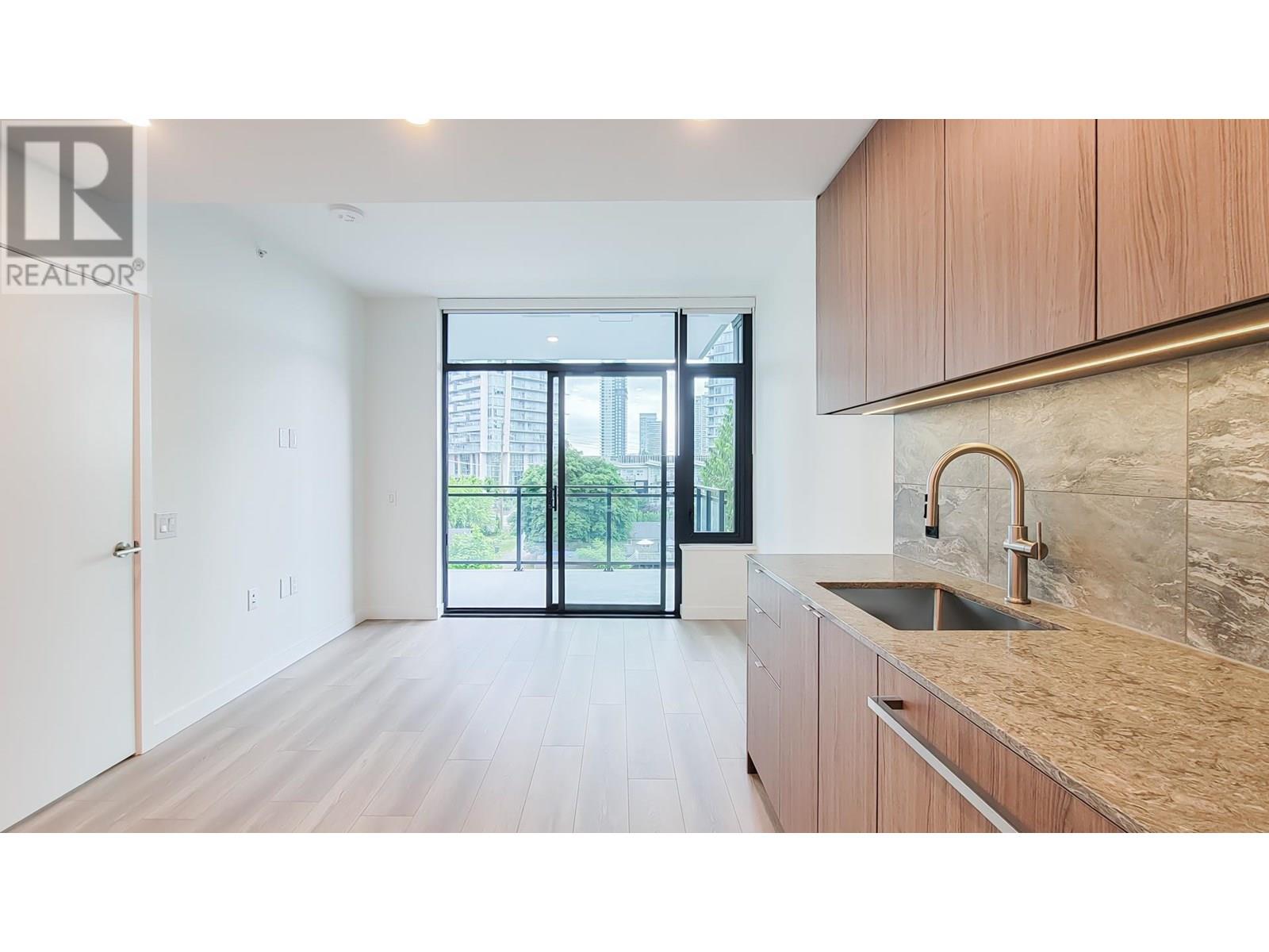 Photo 4 of 801 626 Claremont Street, Coquitlam BC