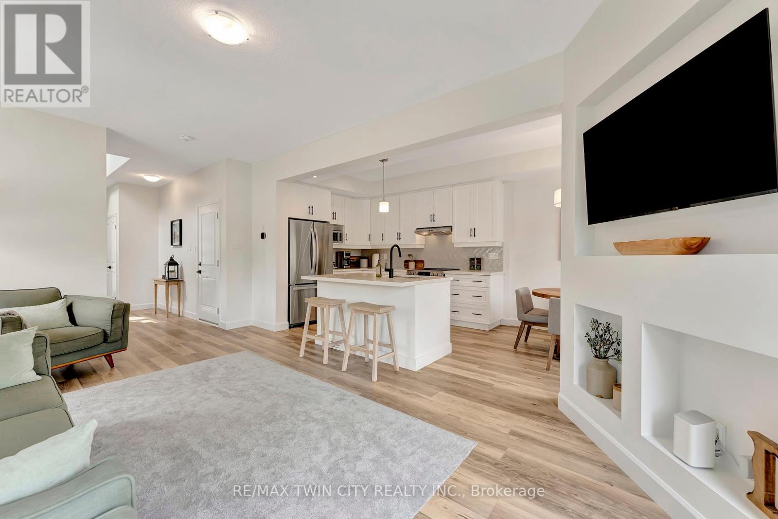 Single Family House for Sale in  SOUTHAM LANE Hamilton (Mountview) 