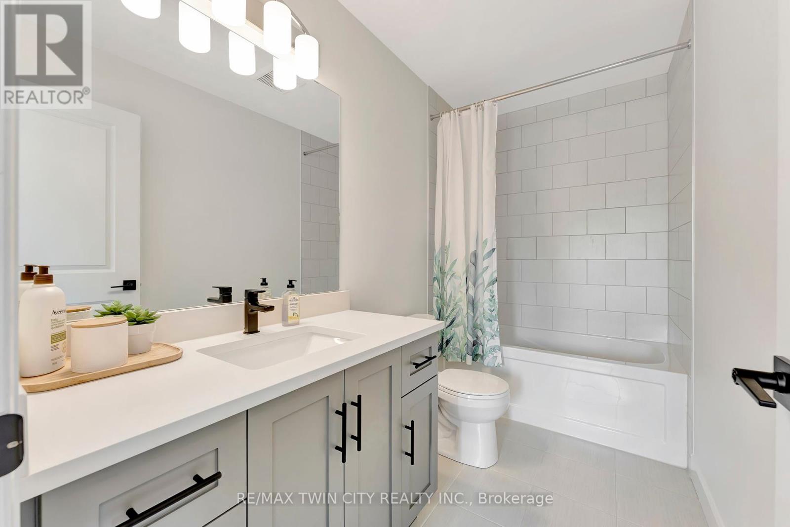 Single Family House for Sale in  SOUTHAM LANE Hamilton (Mountview) 