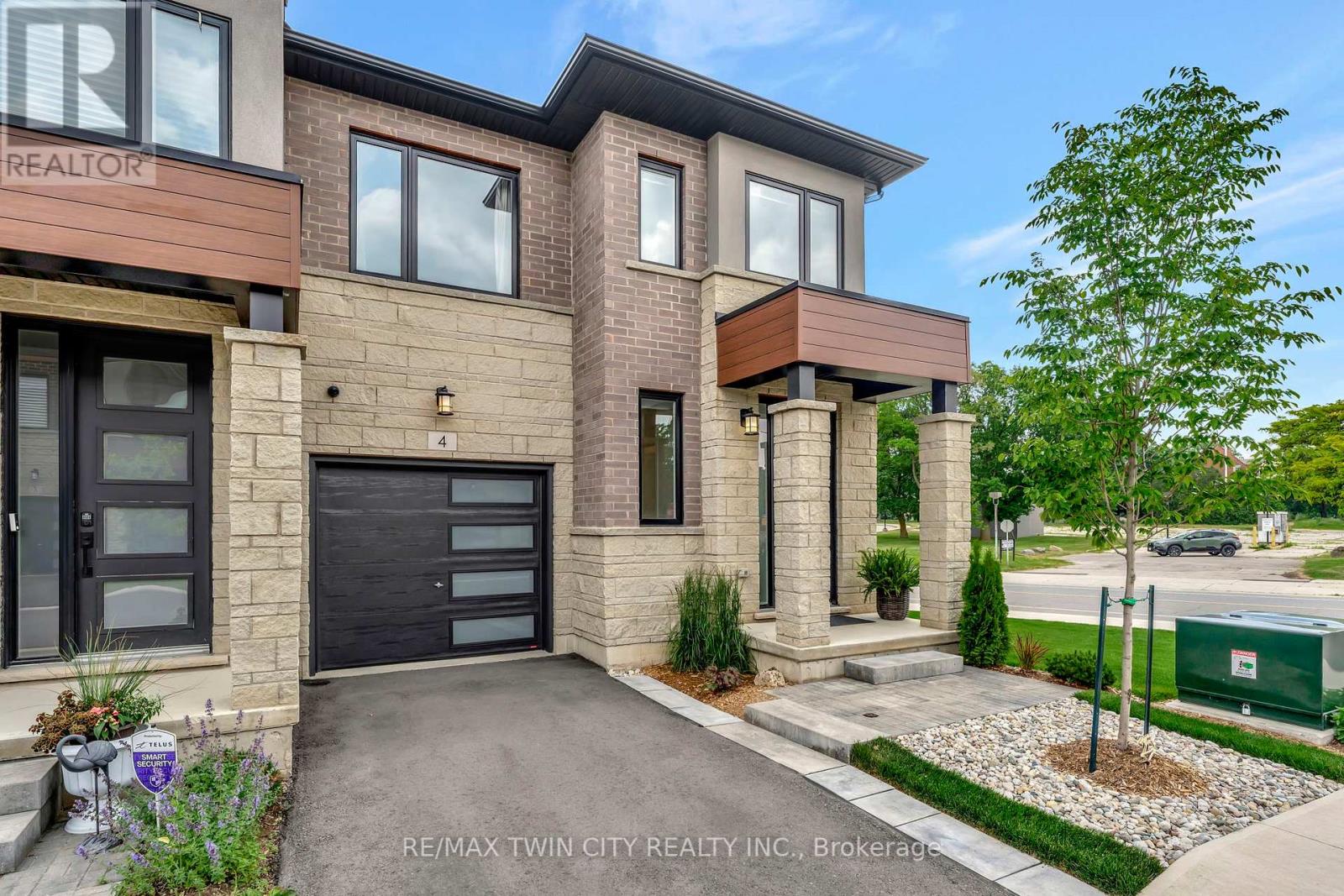 Single Family House for Sale in  SOUTHAM LANE Hamilton (Mountview) 