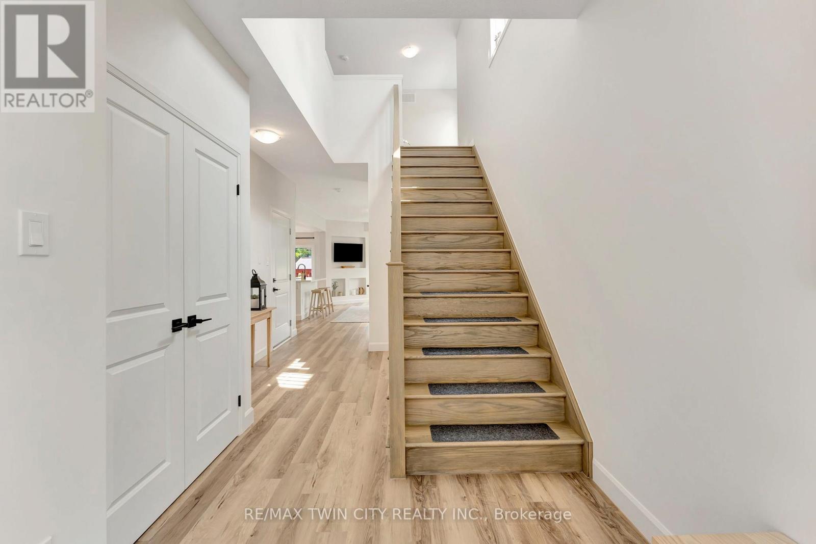 Single Family House for Sale in  SOUTHAM LANE Hamilton (Mountview) 