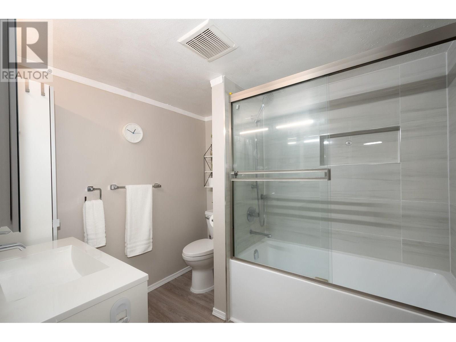 Photo 23 of 8 385 Ginger Drive, New Westminster BC