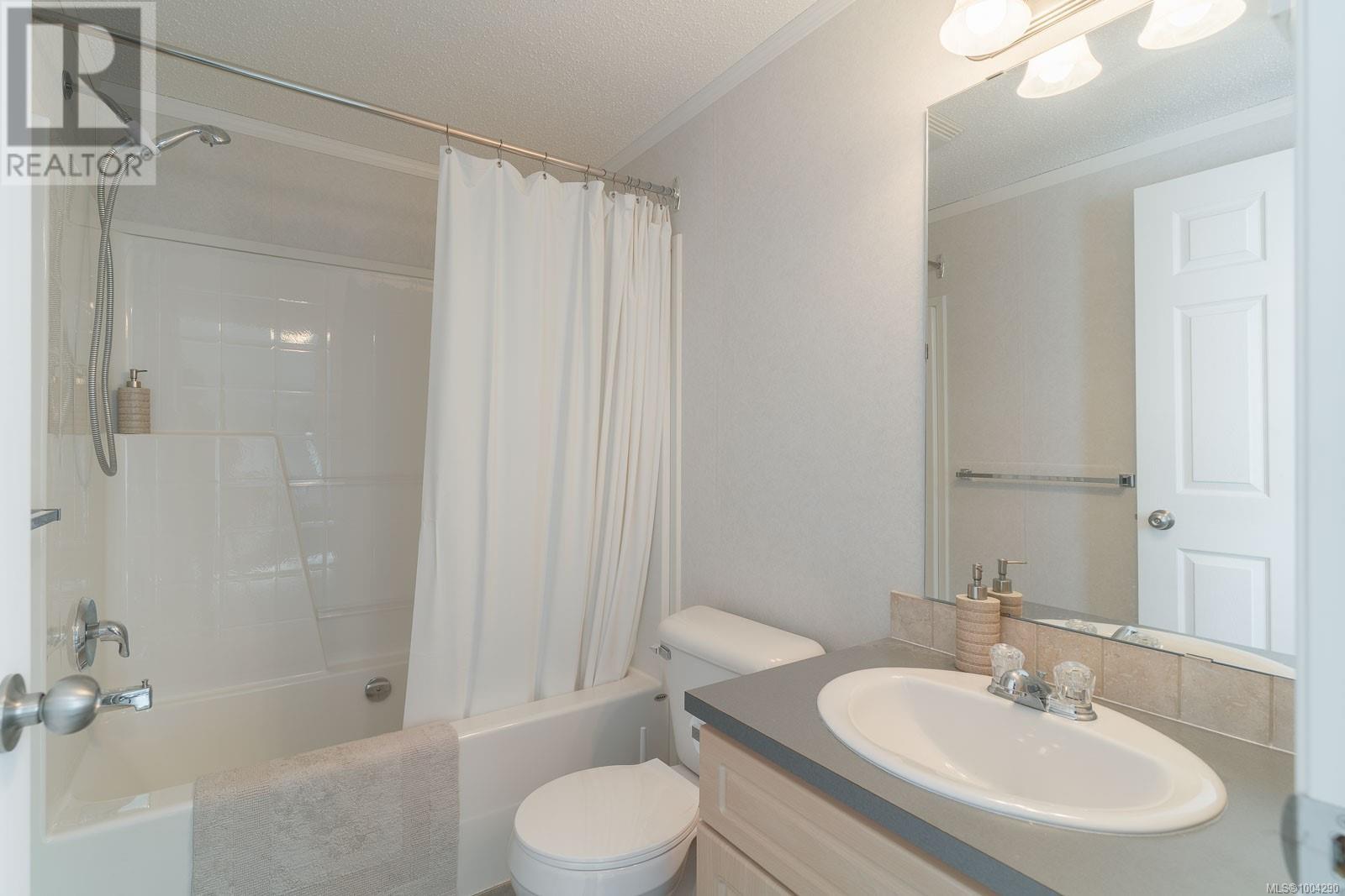 Photo 37 of B 10860 Chemainus Rd, Saltair BC