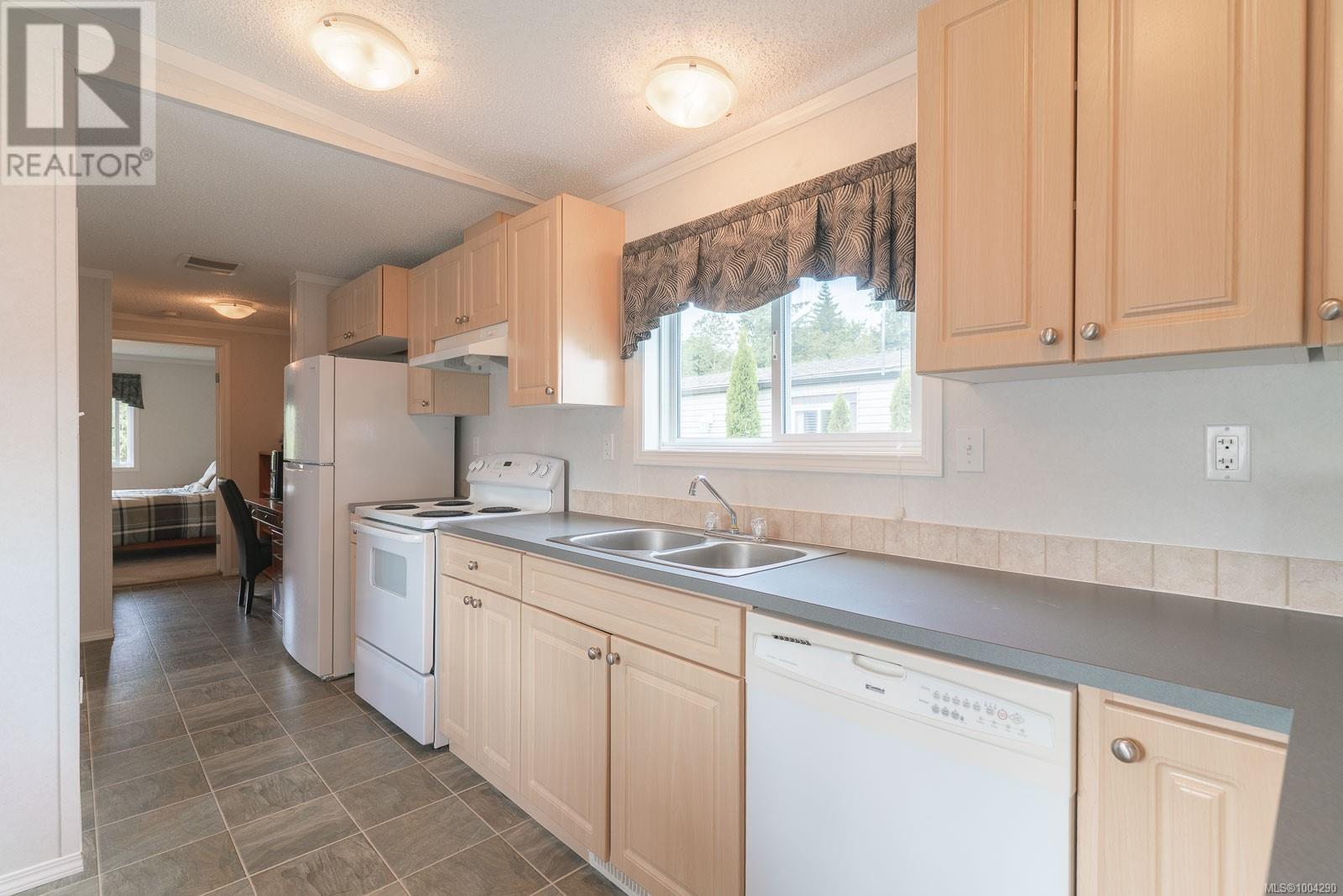 Photo 33 of B 10860 Chemainus Rd, Saltair BC