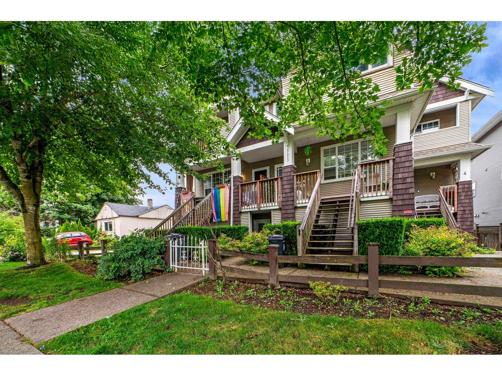 Photo 1 of 3 27283 30 Avenue, Langley BC