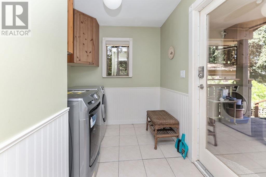 1064 ROSAMUND ROAD, Gibsons
