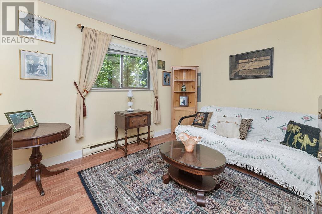 1064 ROSAMUND ROAD, Gibsons