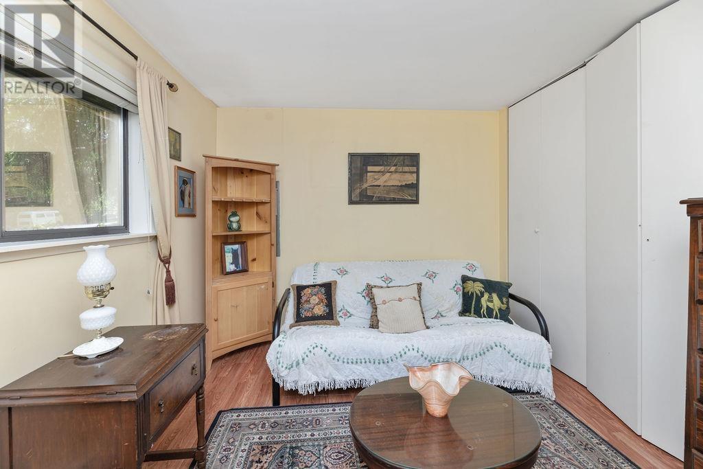 1064 ROSAMUND ROAD, Gibsons
