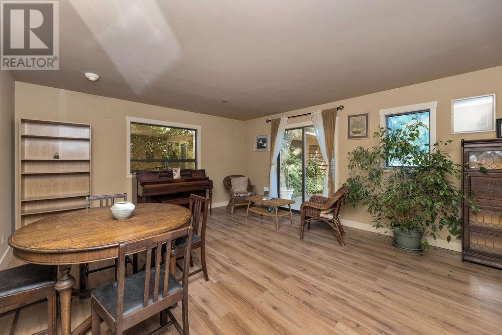 1064 ROSAMUND ROAD, Gibsons
