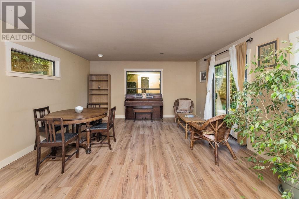 1064 ROSAMUND ROAD, Gibsons