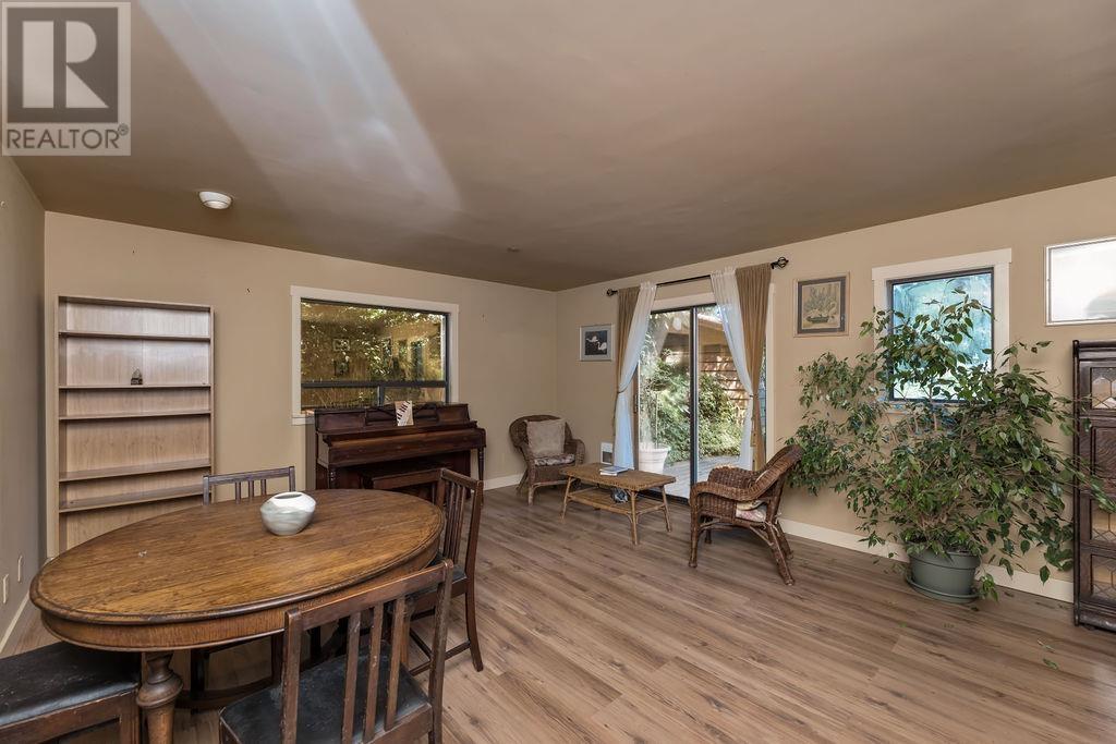 1064 ROSAMUND ROAD, Gibsons