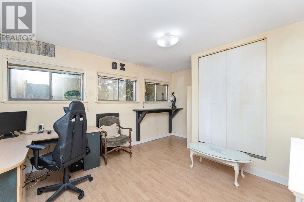 1064 ROSAMUND ROAD, Gibsons