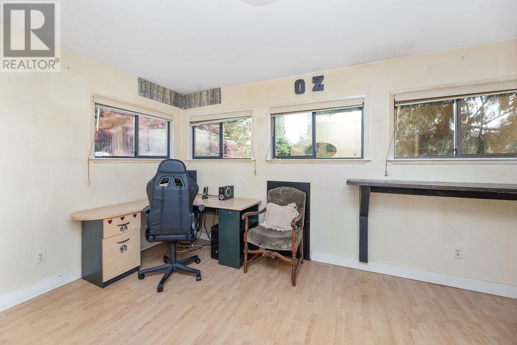 1064 ROSAMUND ROAD, Gibsons