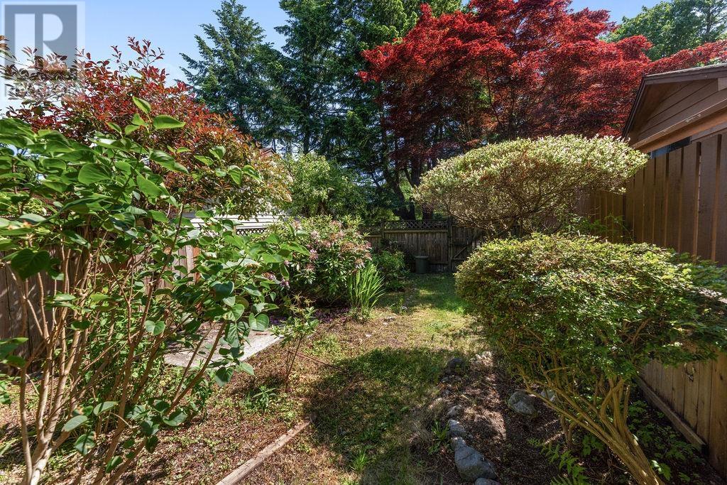 1064 ROSAMUND ROAD, Gibsons