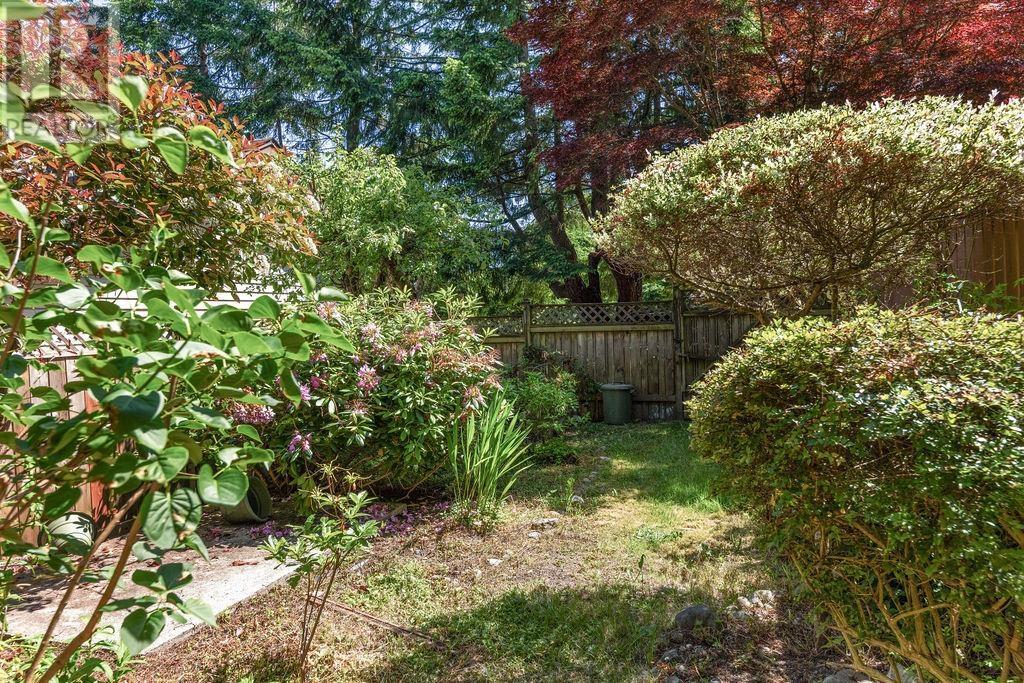 1064 ROSAMUND ROAD, Gibsons