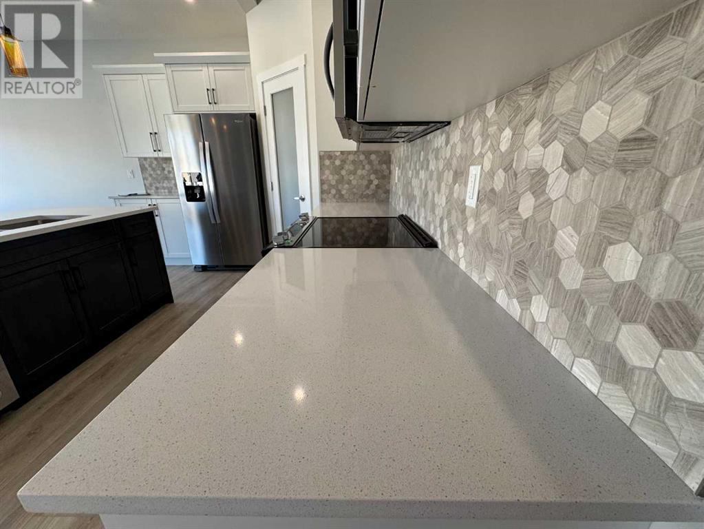 Single Family House for Sale in  Emmett Crescent Evergreen Red Deer 