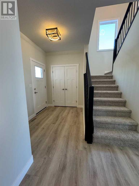 Single Family House for Sale in  Emmett Crescent Evergreen Red Deer 