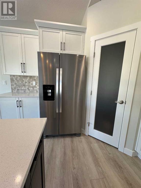 Single Family House for Sale in  Emmett Crescent Evergreen Red Deer 