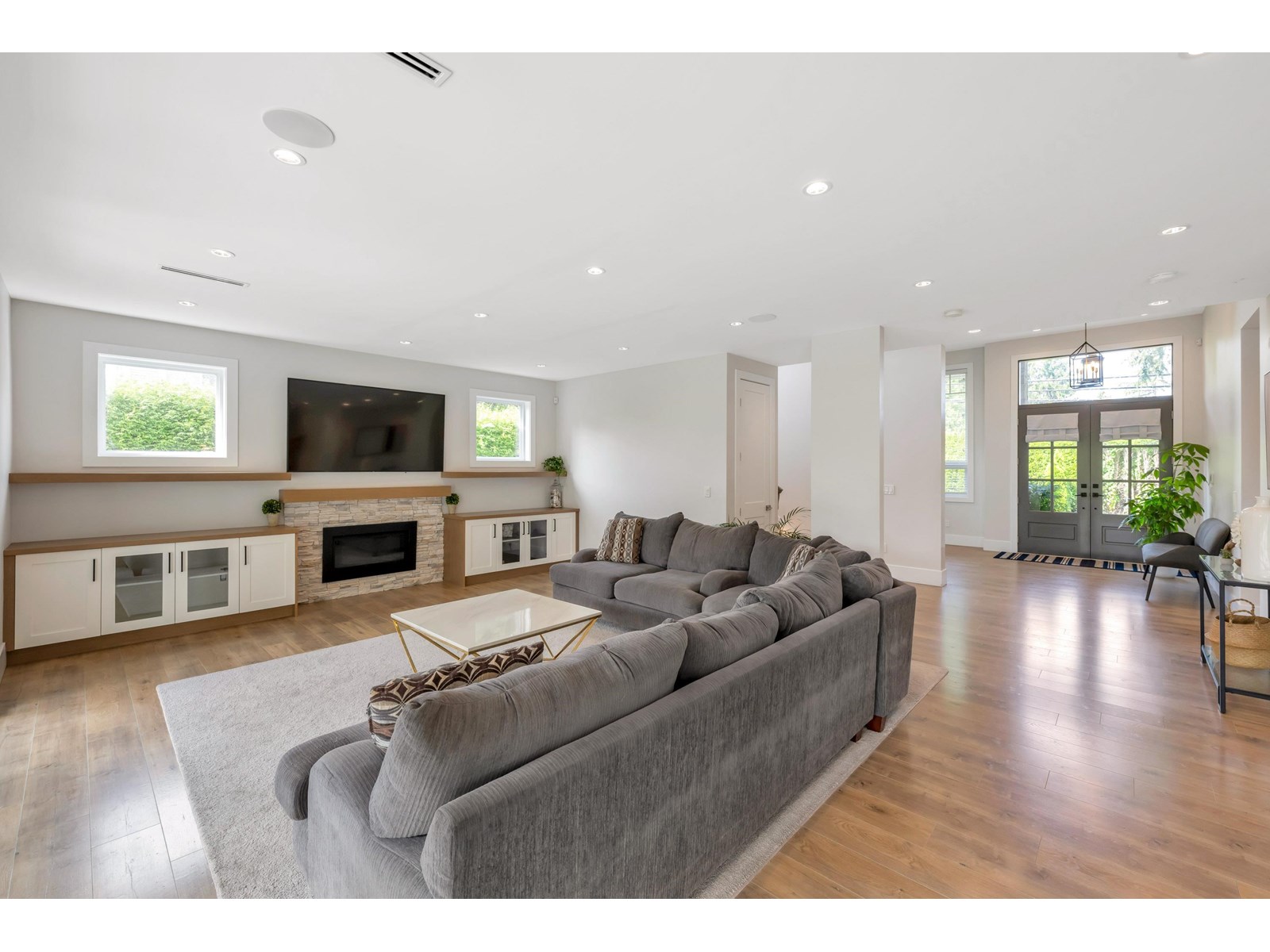 Photo 6 of 1938 140 Street, Surrey BC