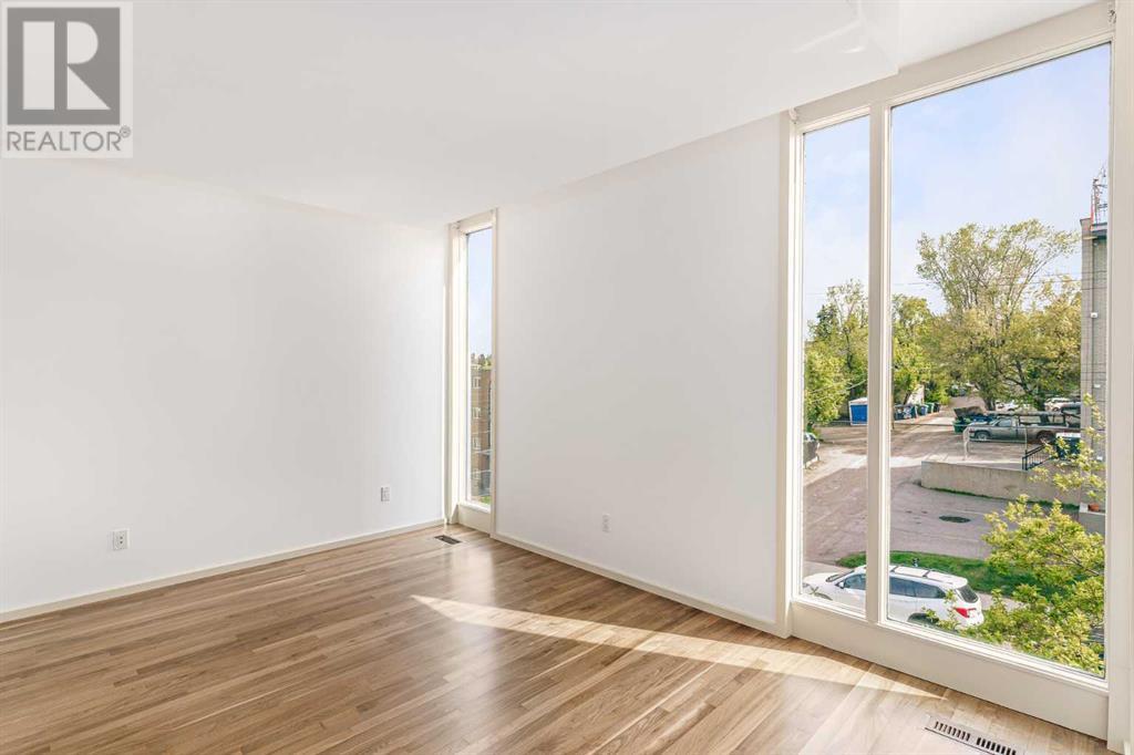 Single Family House for Sale in   Avenue SW Bankview Calgary 