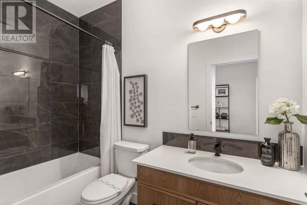 Single Family House for Sale in    Avenue SW Richmond Calgary 