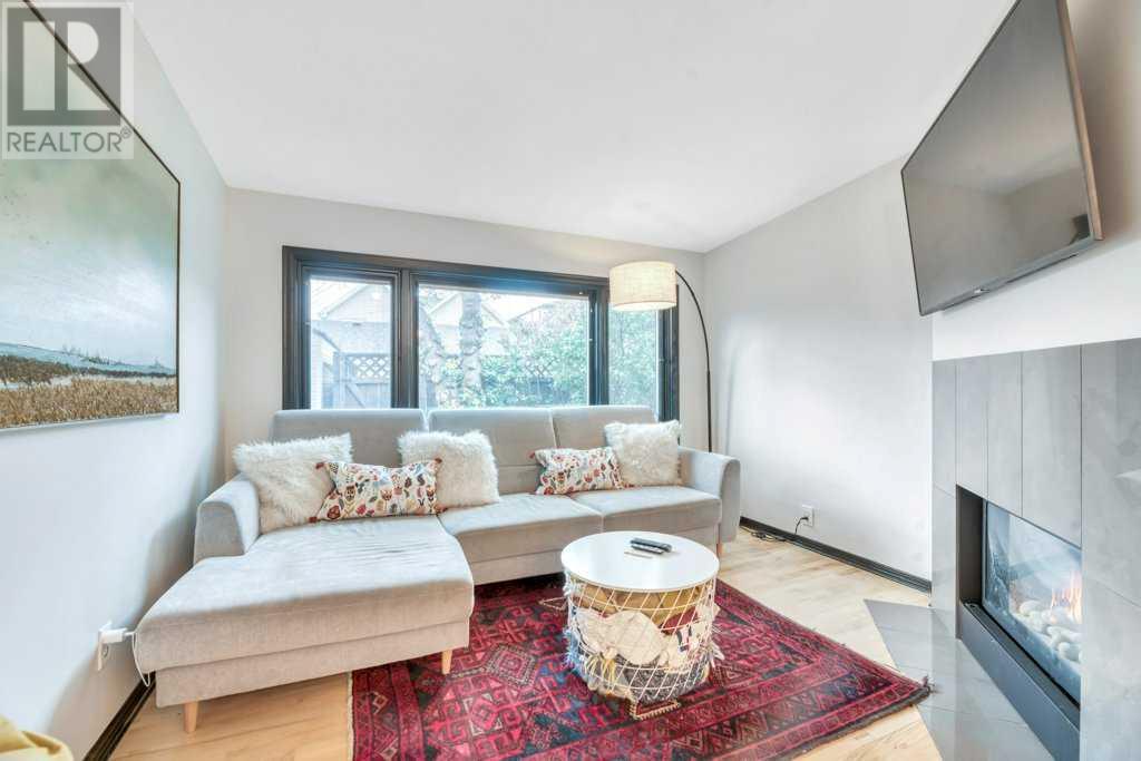 Single Family House for Sale in  Broadview Road NW West Hillhurst Calgary 