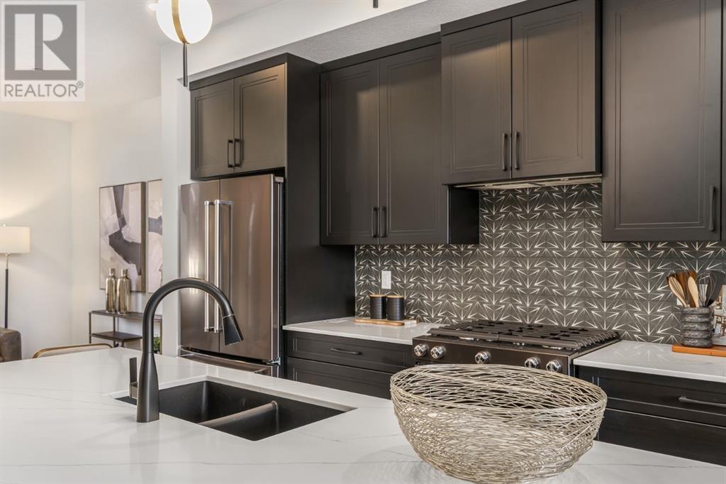 8, 2220 26 Avenue SW, Calgary, Alberta