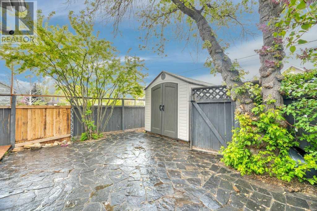 Single Family House for Sale in  Broadview Road NW West Hillhurst Calgary 