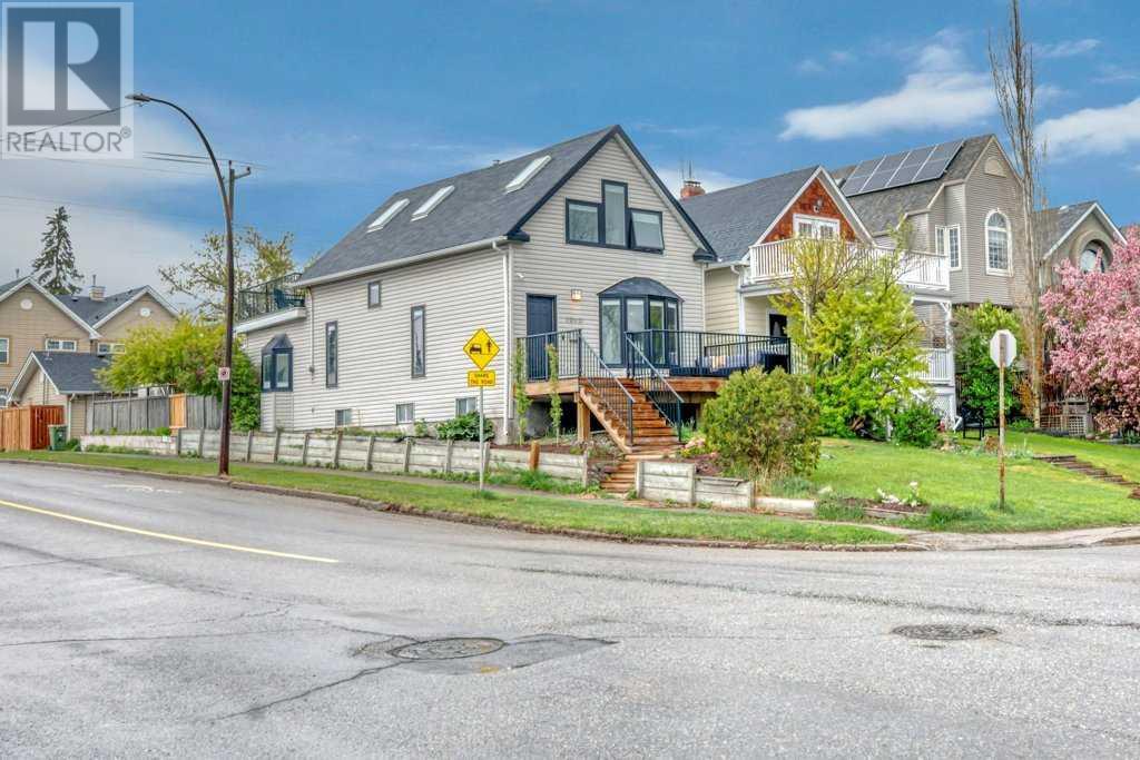 Single Family House for Sale in  Broadview Road NW West Hillhurst Calgary 