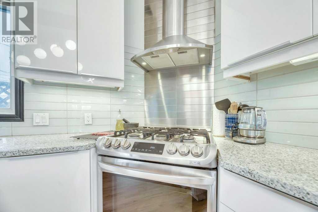 Single Family House for Sale in  Broadview Road NW West Hillhurst Calgary 