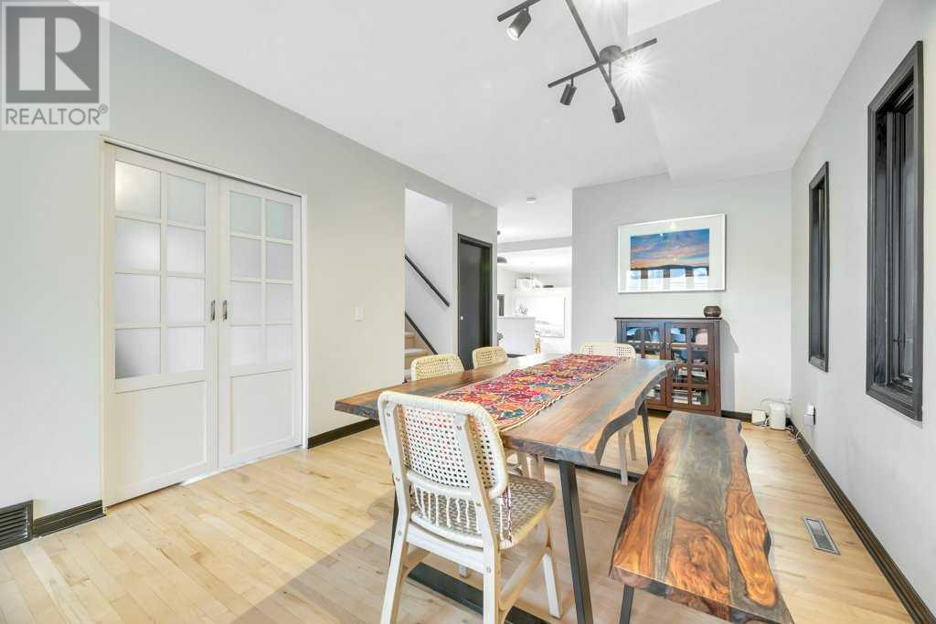 Single Family House for Sale in  Broadview Road NW West Hillhurst Calgary 