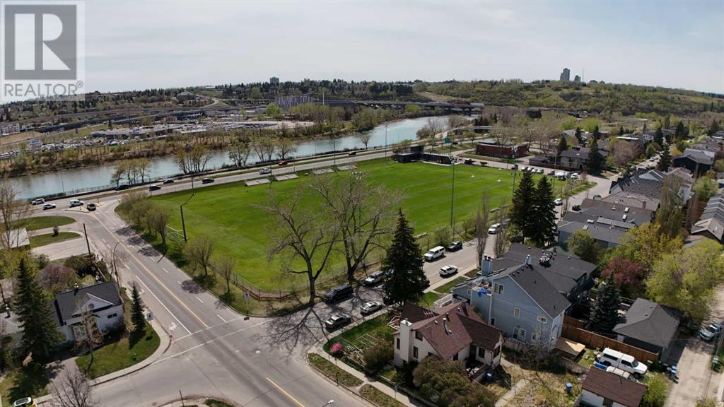 Single Family House for Sale in  Broadview Road NW West Hillhurst Calgary 