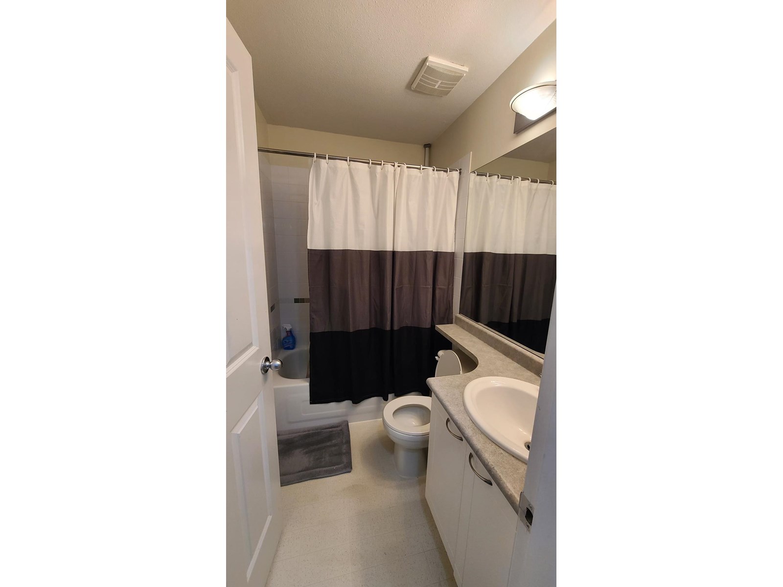 Photo 14 of 57 15030 58 Avenue, Surrey BC