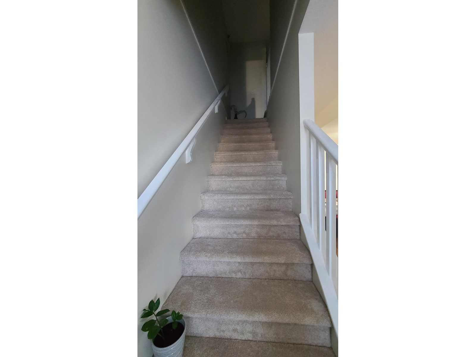Photo 9 of 57 15030 58 Avenue, Surrey BC