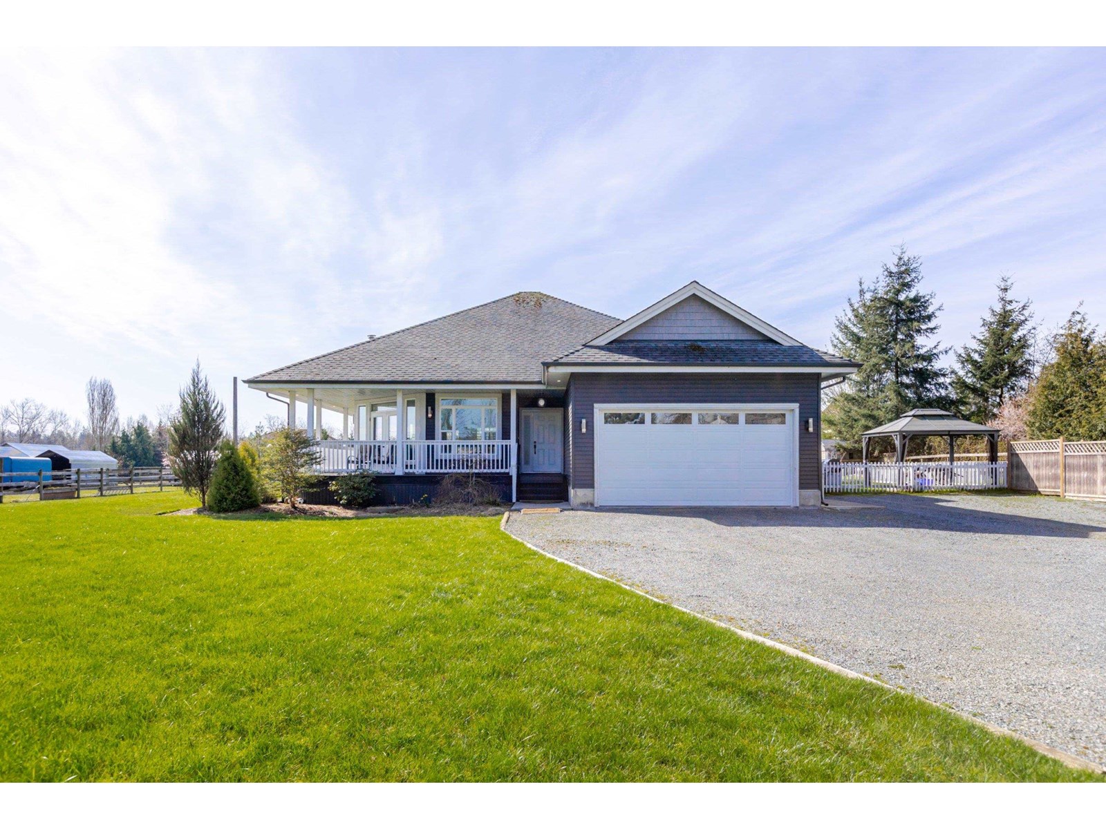 Photo 4 of 23436 44 Avenue, Langley BC